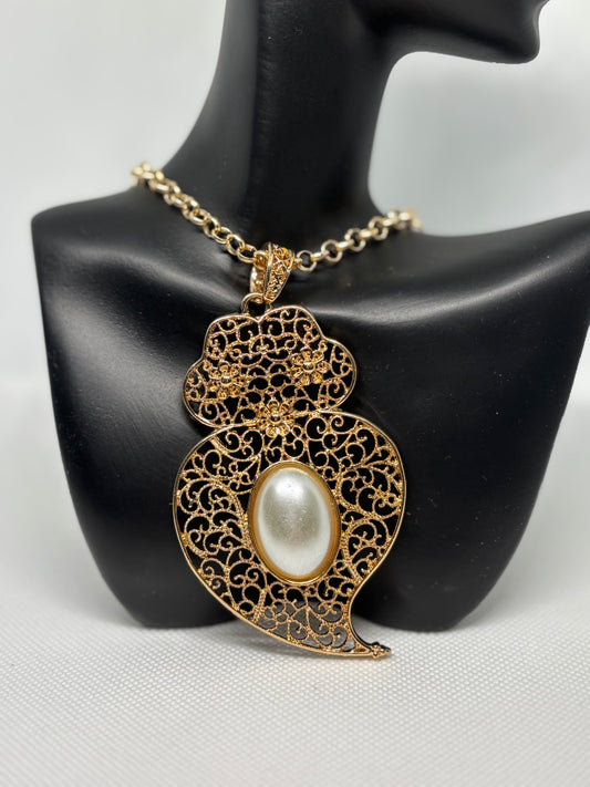 CHAINE AVEC CORACAO DE VIANA B4