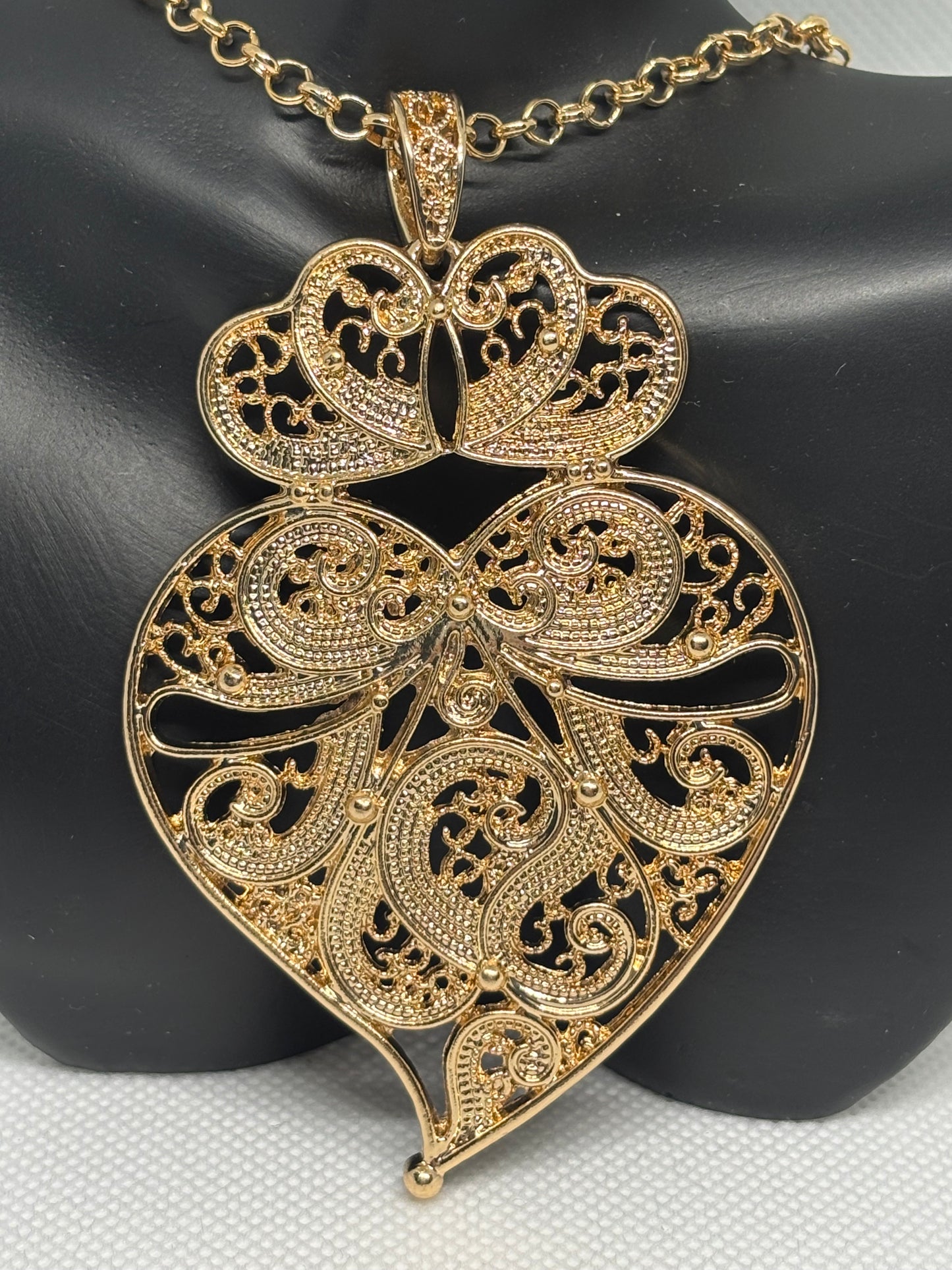 CHAINE AVEC PENDENTIF CORACAO DE VIANA B1