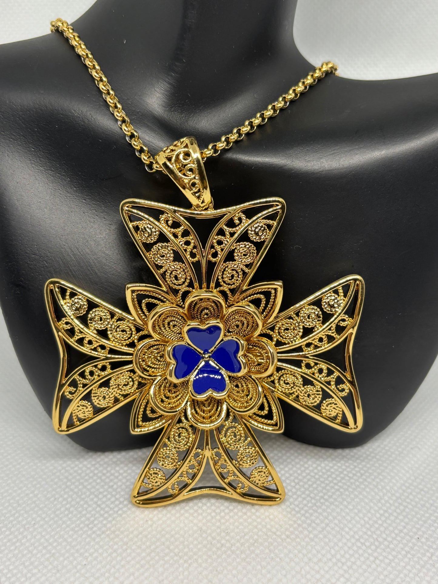 COLLIER PENDENTIF CRUZ D10