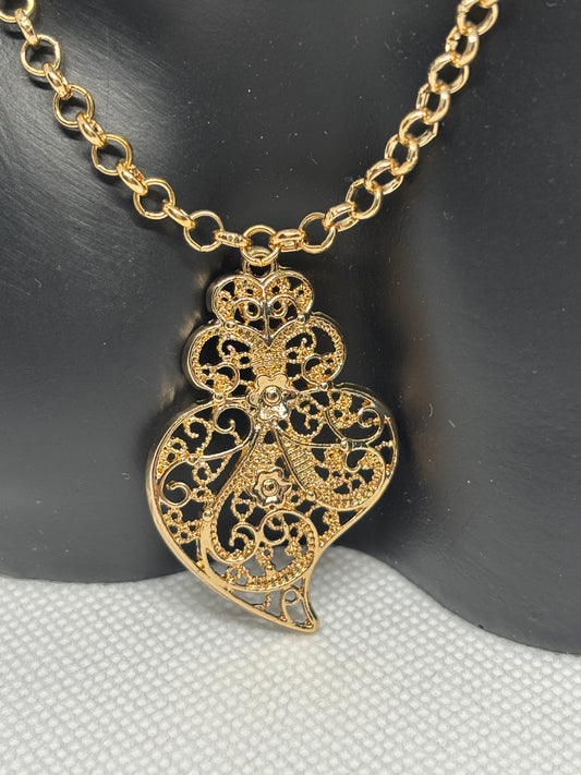CHAINE AVEC CORACAO DE VIANA B31