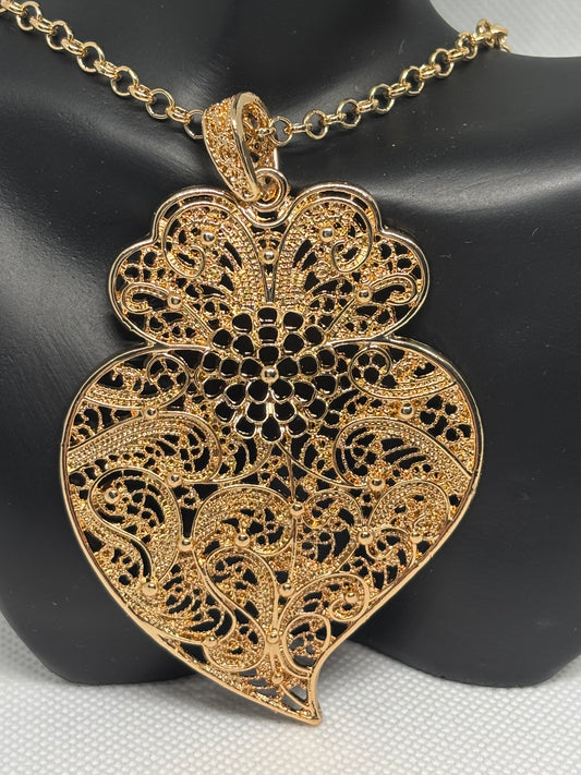 CHAINE AVEC CORACAO DE VIANA B7