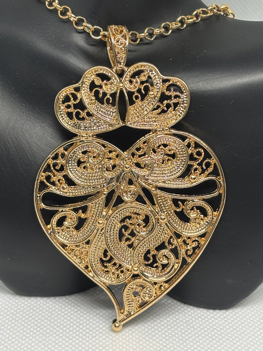 CHAINE AVEC PENDENTIF CORACAO DE VIANA B1