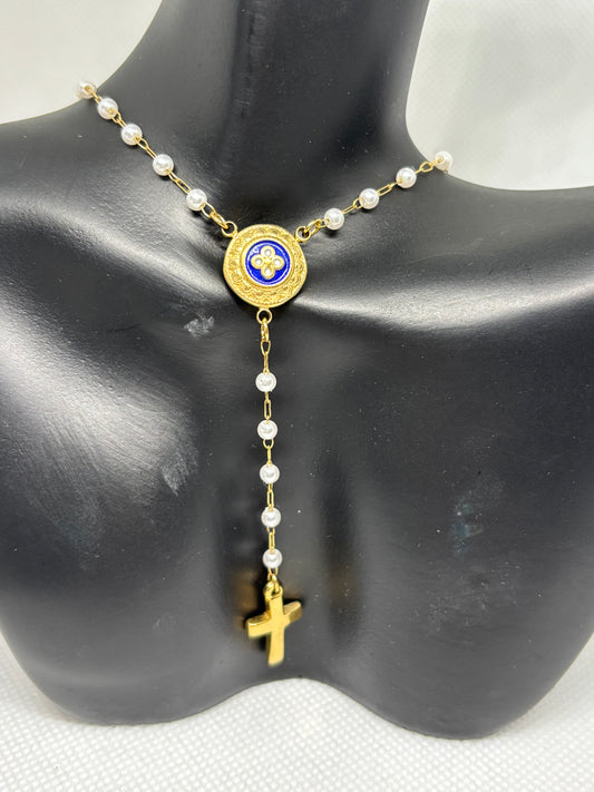 COLLIER FLEUR TRADITIONNELLE ET CROIX