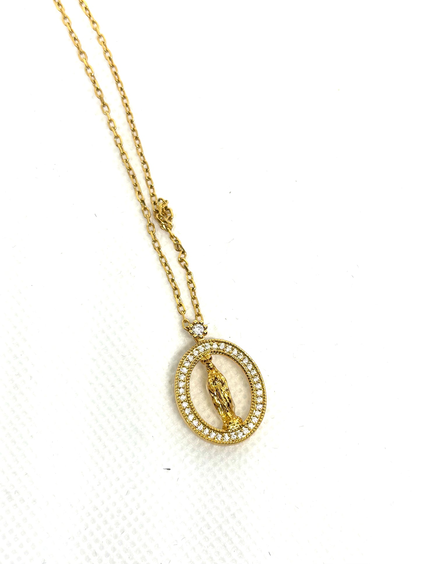 COLLIER FIN AVEC SAINTE