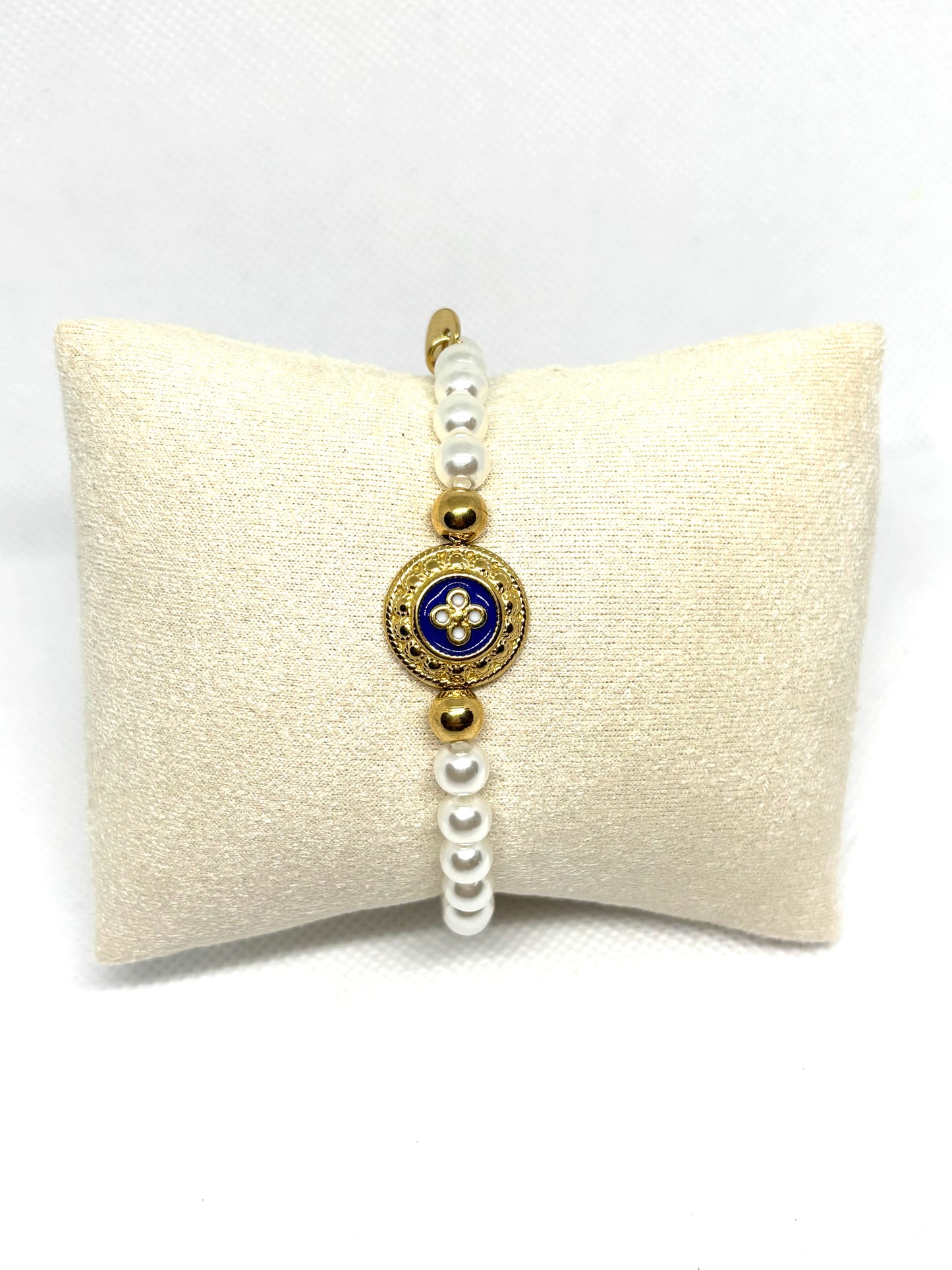 BRACELET AVEC FLEUR TRADITIONNELLE