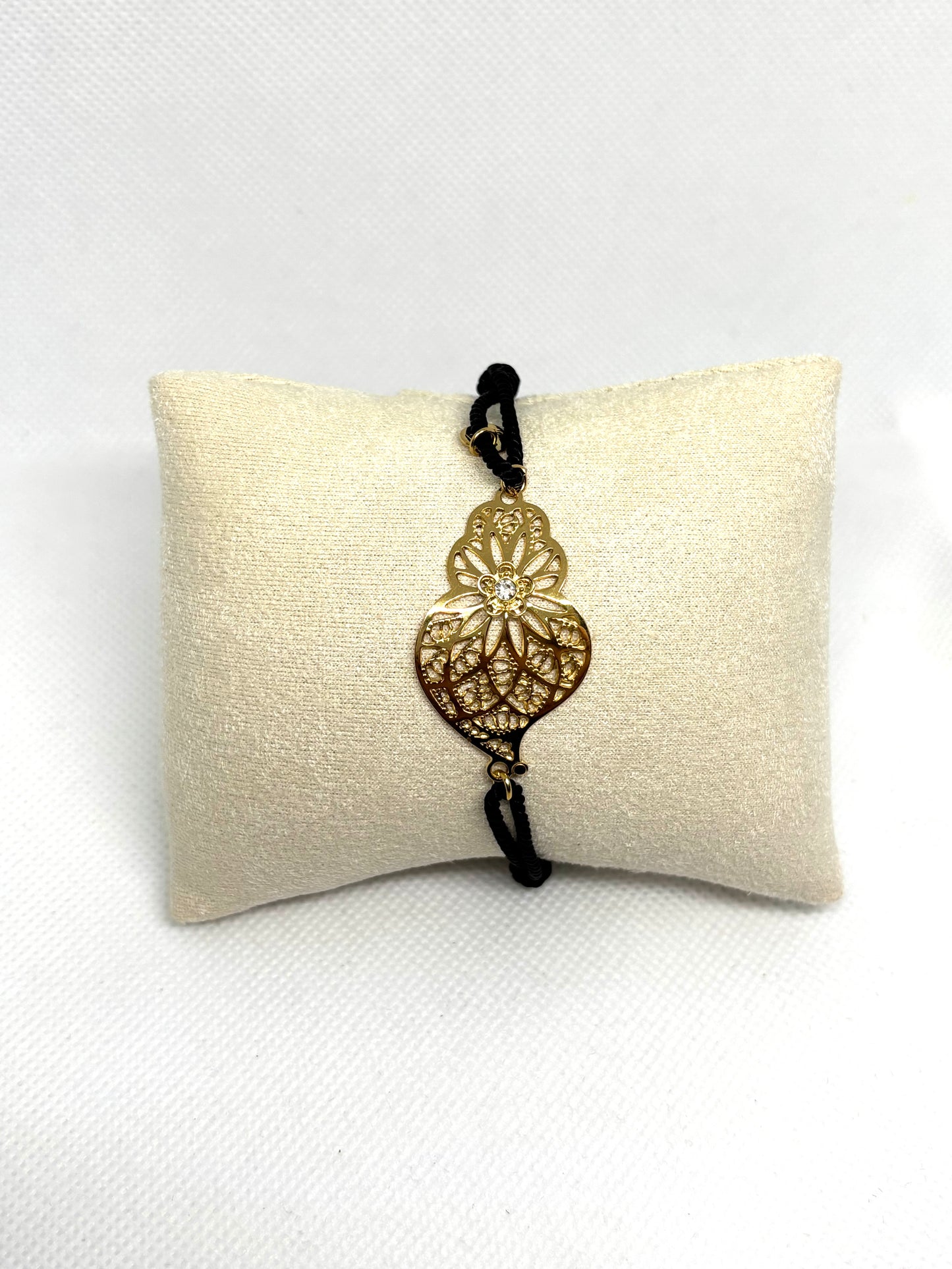 BRACELET NOIR AVEC CORACAO DE VIANA